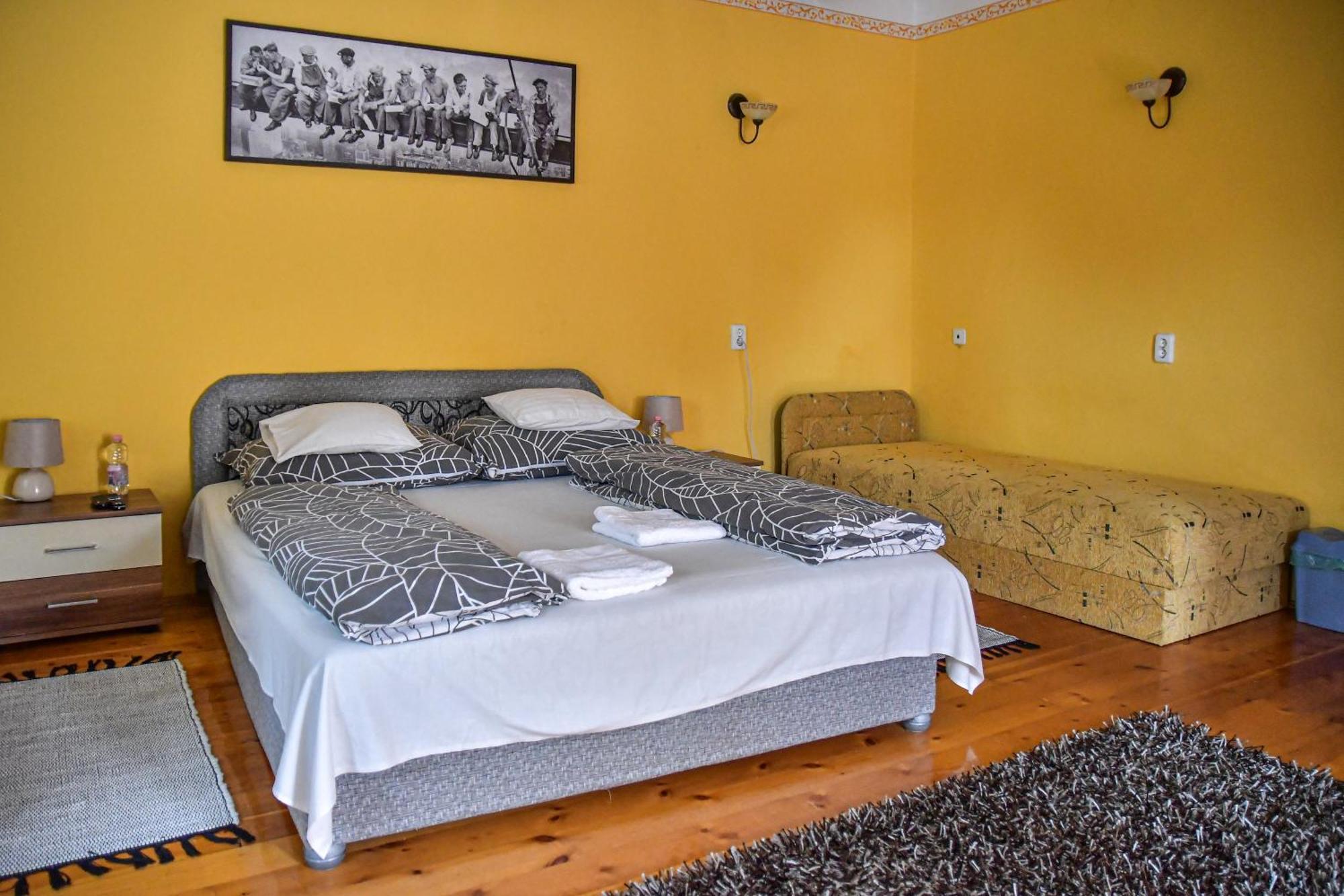 Klara Apartman Szentes Luaran gambar