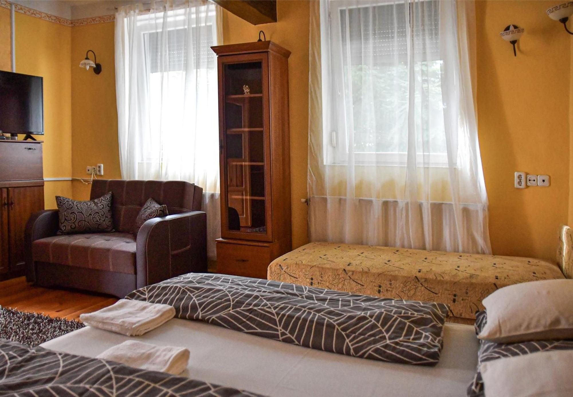 Klara Apartman Szentes Luaran gambar