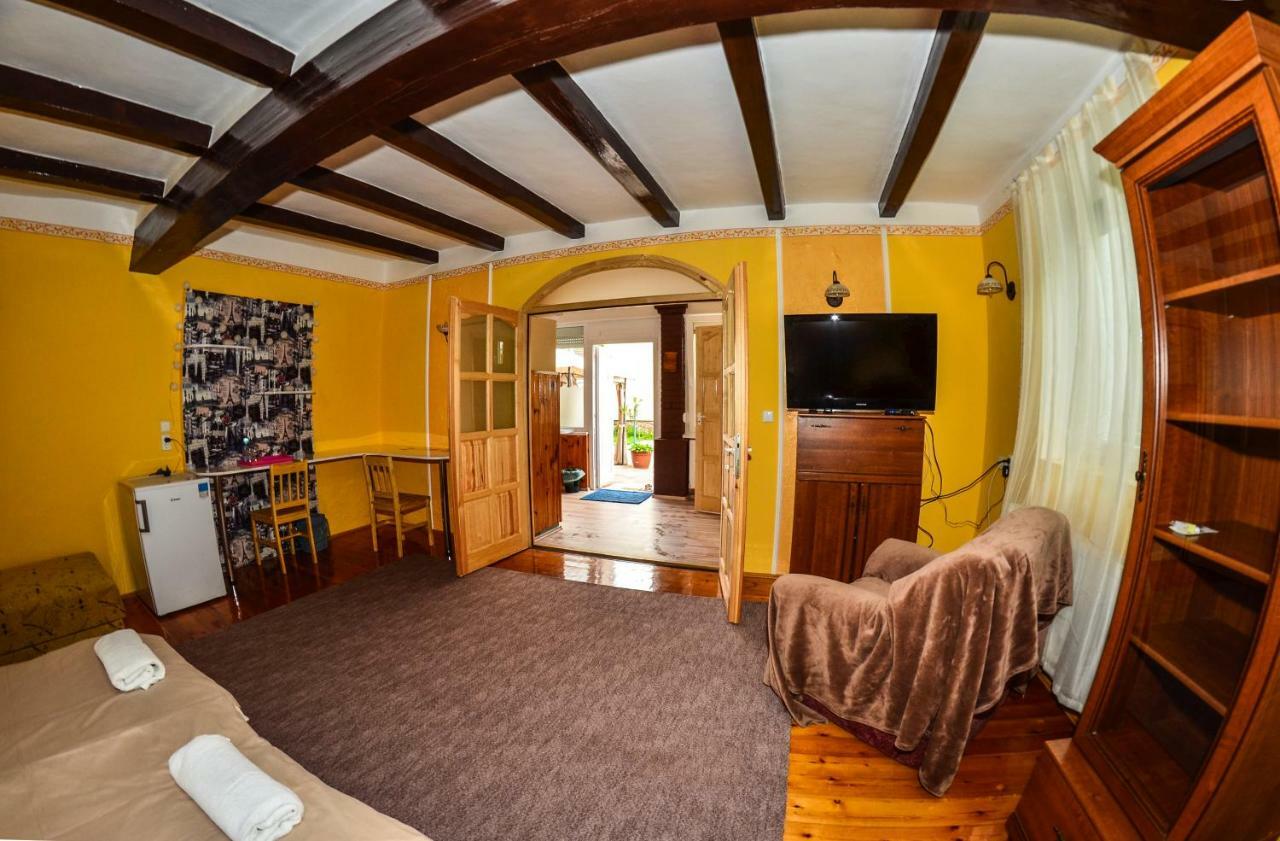 Klara Apartman Szentes Luaran gambar