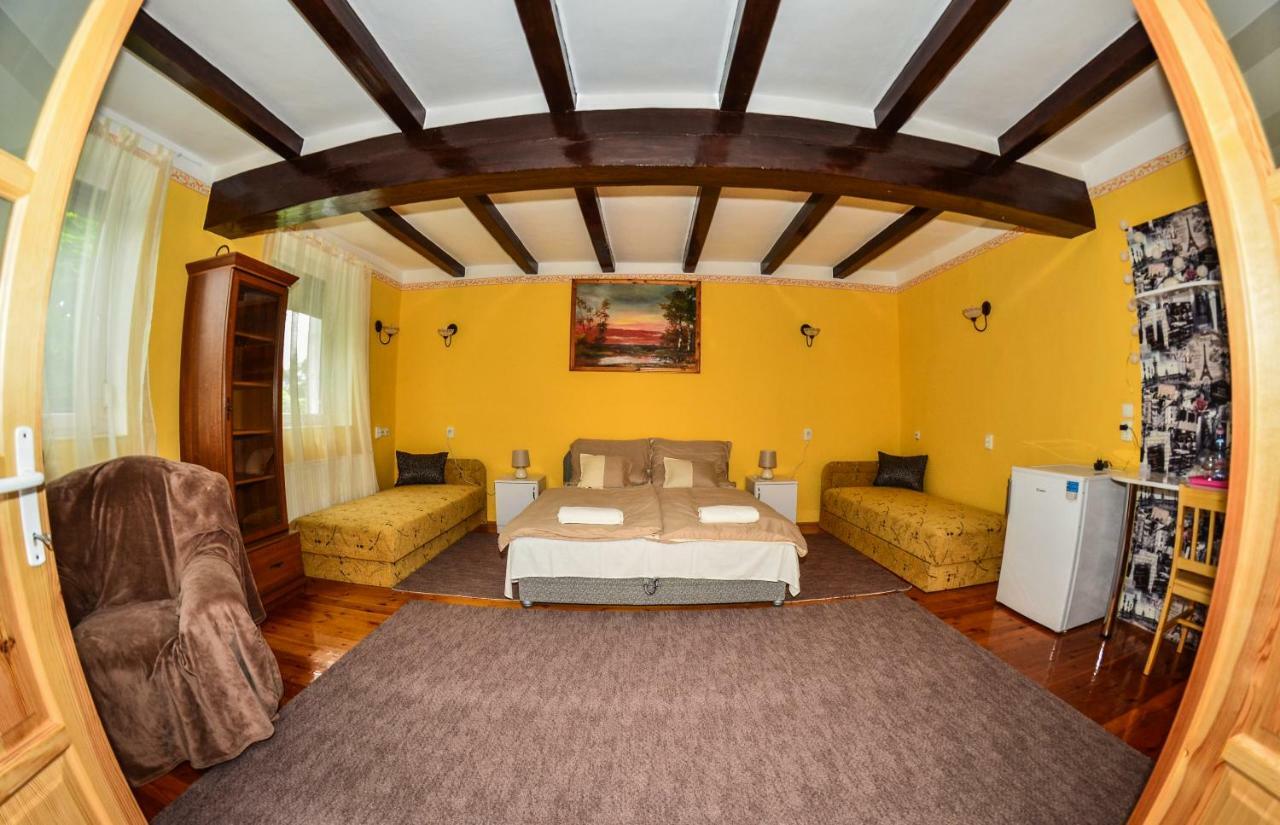 Klara Apartman Szentes Luaran gambar