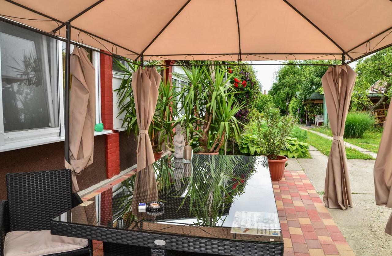 Klara Apartman Szentes Luaran gambar
