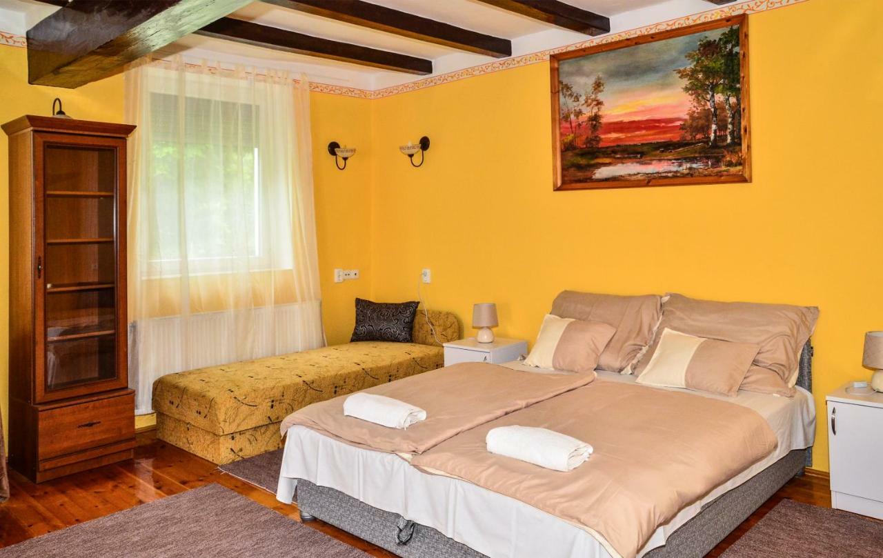 Klara Apartman Szentes Luaran gambar