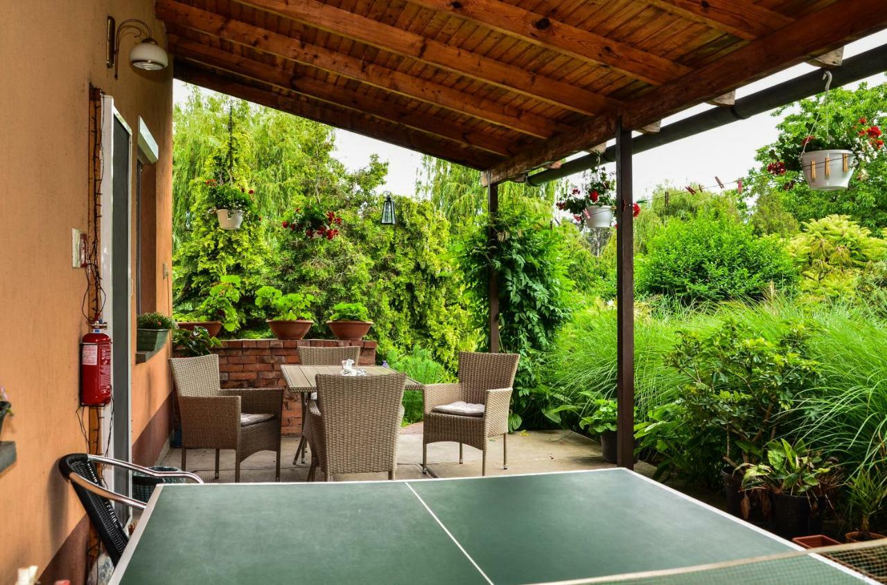 Klara Apartman Szentes Luaran gambar